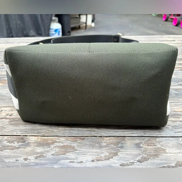 Like New- Rothy’s Bucket Bag - Picture 3 of 8